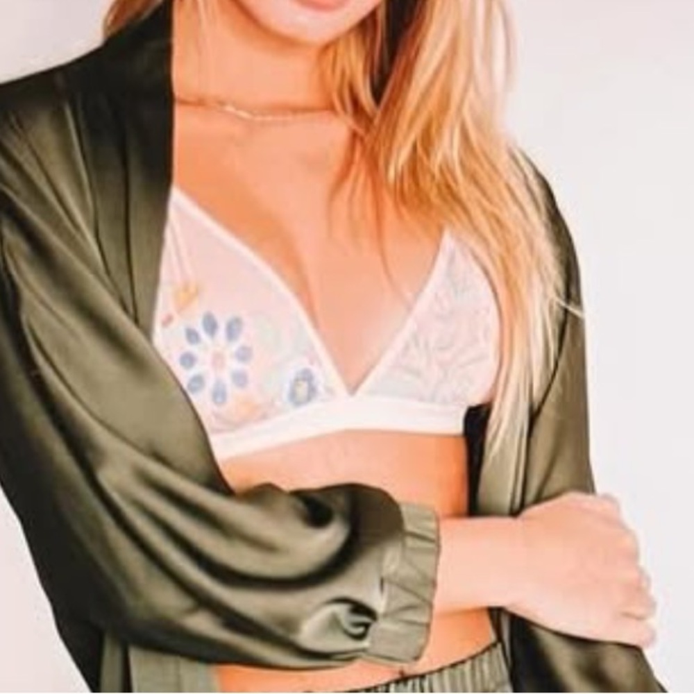 Flor de Guga Lenceria de Disero Floral Bralette - Picture 2 of 8